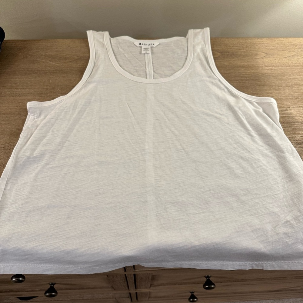 NWOT Athleta lightweight breezy tank.
